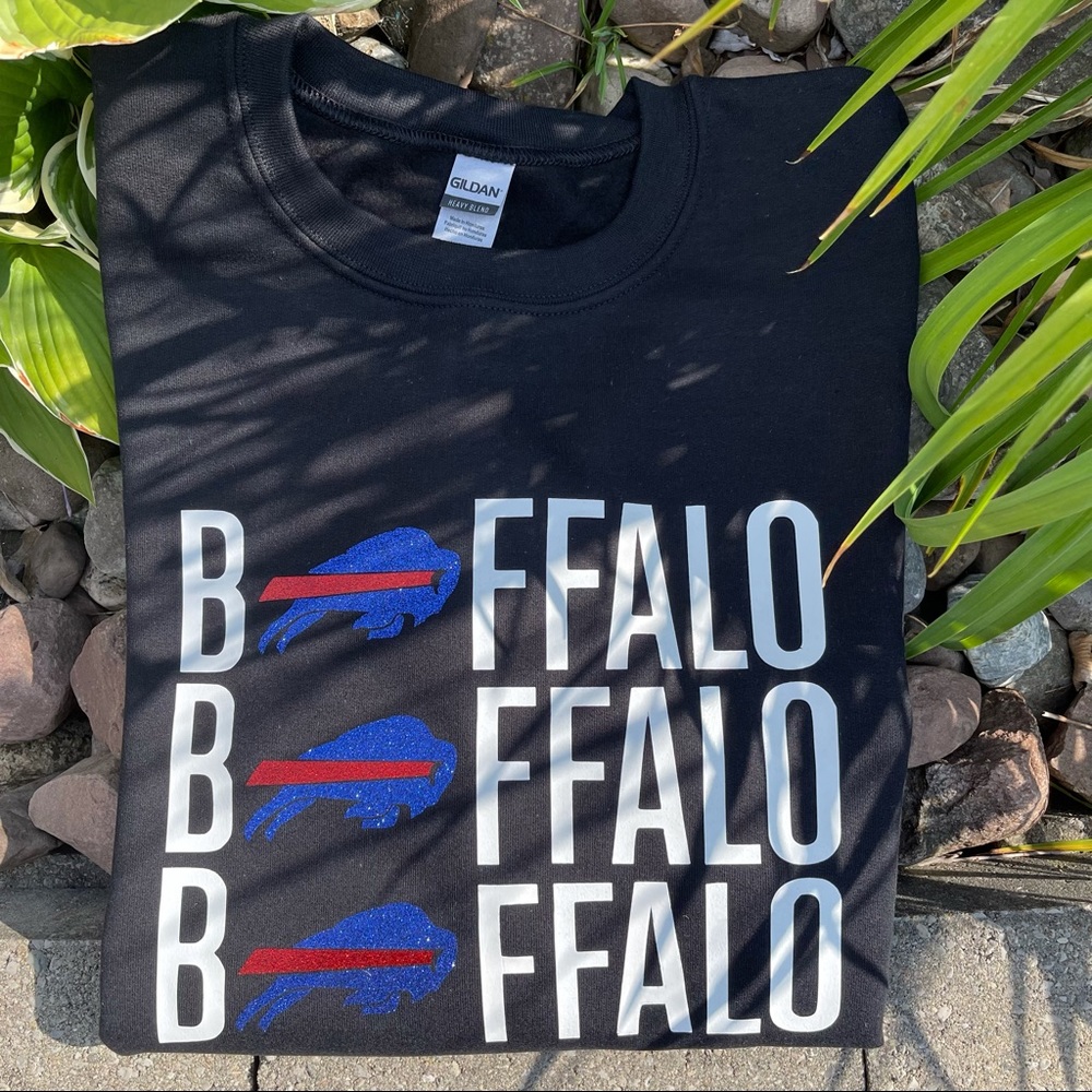 Gildan unisex Buffalo Bills crewneck.